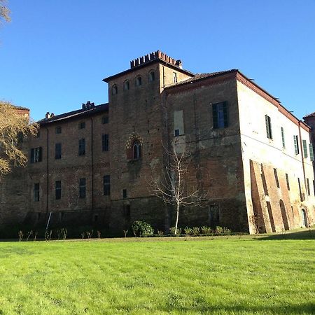 Giarole Castello Sannazzaro B&B المظهر الخارجي الصورة