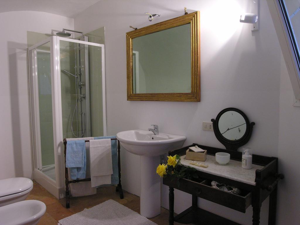 Giarole Castello Sannazzaro B&B الغرفة الصورة