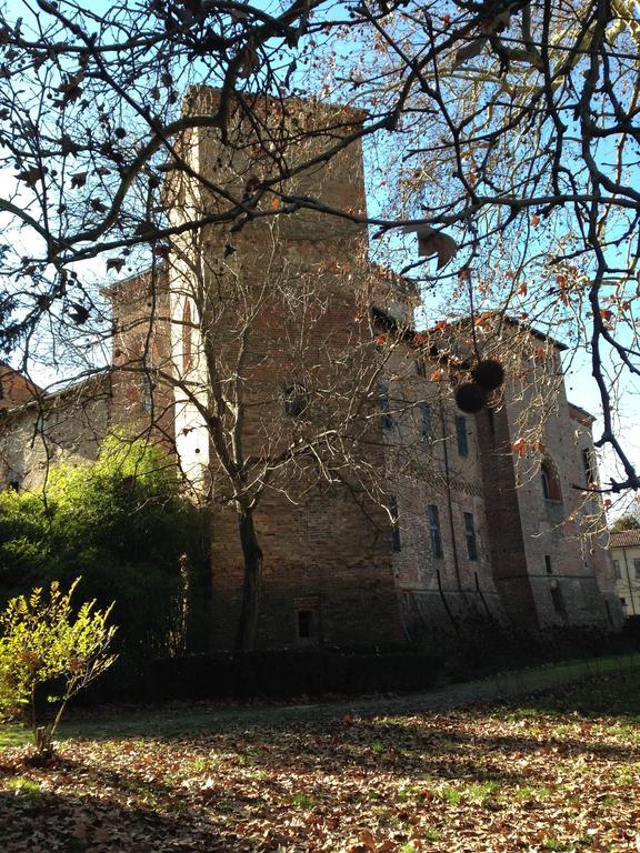 Giarole Castello Sannazzaro B&B المظهر الخارجي الصورة